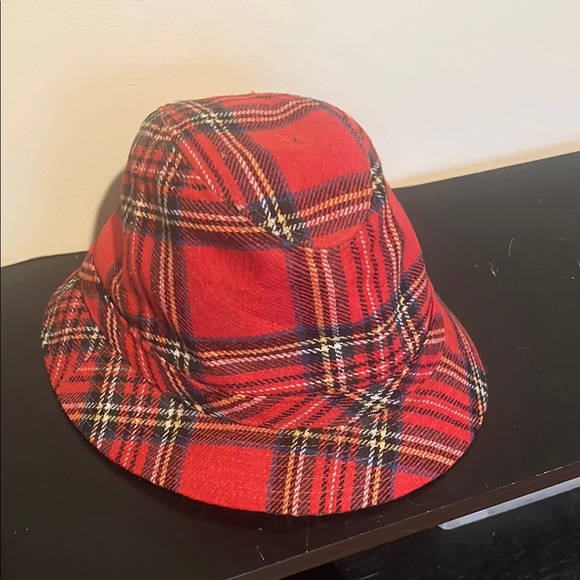 Vintage Harvard Red and Black Bucket Hat for Casual Wear - Picture 1 of 5